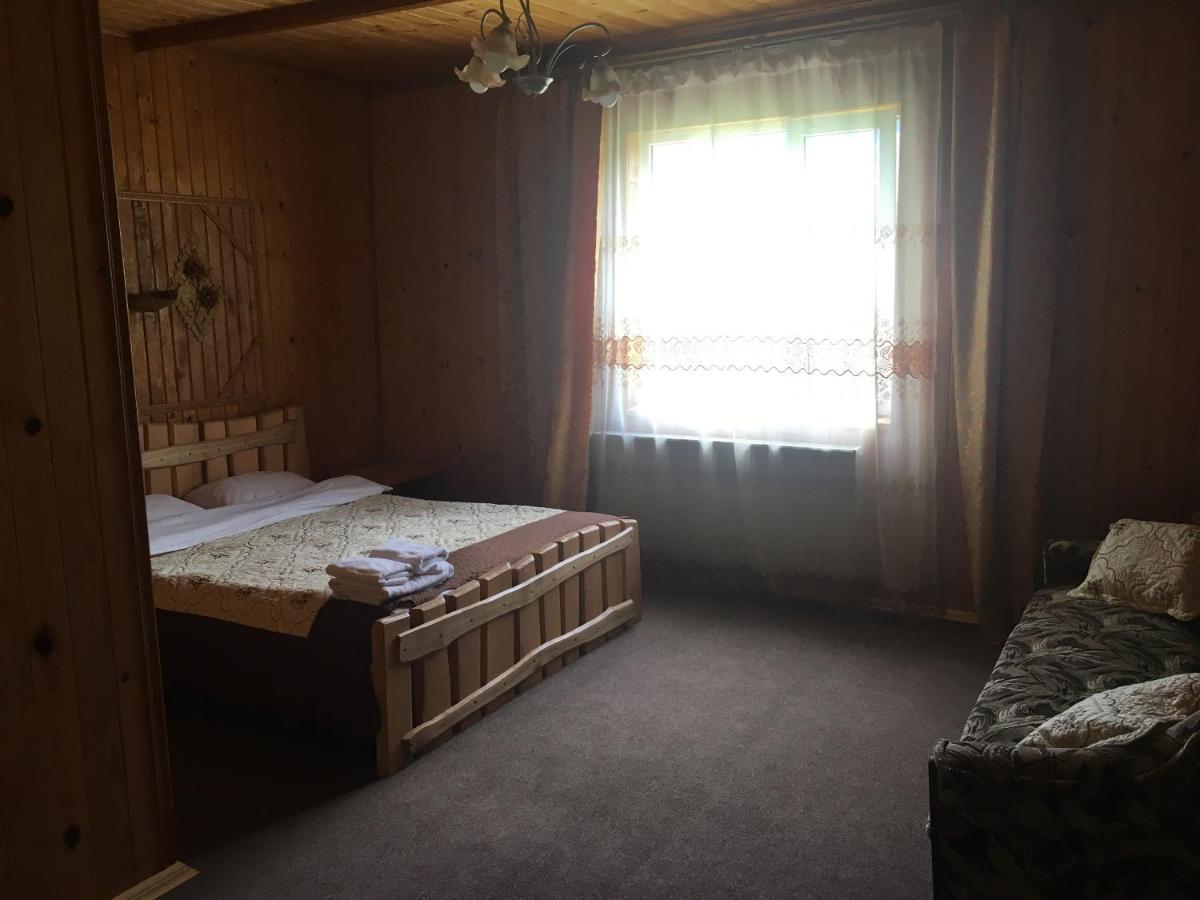 Guest House Zatishniy Dvir ยาเรมชา ภายนอก รูปภาพ