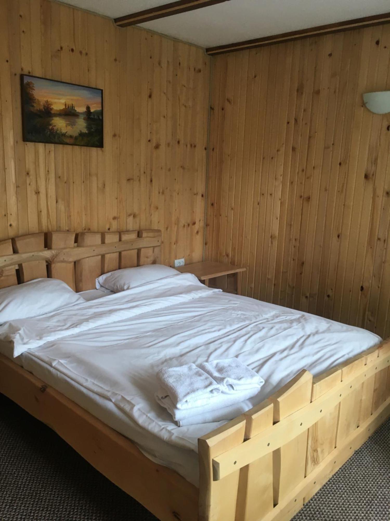 Guest House Zatishniy Dvir ยาเรมชา ภายนอก รูปภาพ