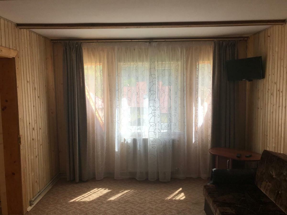 Guest House Zatishniy Dvir ยาเรมชา ภายนอก รูปภาพ